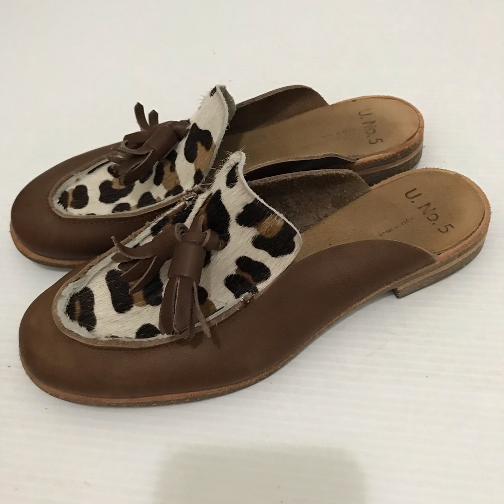 U.No.5 - WOMEN'S LEATHER TASSEL MULE Size 6